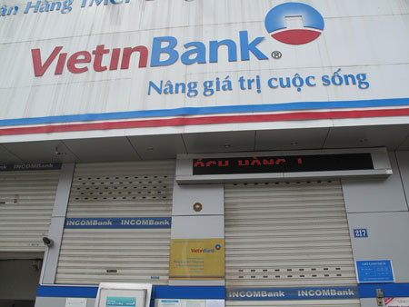 Lắp đặt cửa cuốn tại ngân hàng Viettinbank